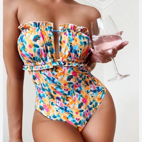 Other - ⭐️FINAL PRICE NWOT One Piece Strapless Swimsuit (PINK BEACH SARONG INCLUDED)
